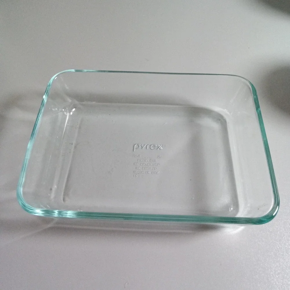 Pyrex 2210 Clear Glass Rectangular Baking Dish 2 Quart Made in USA